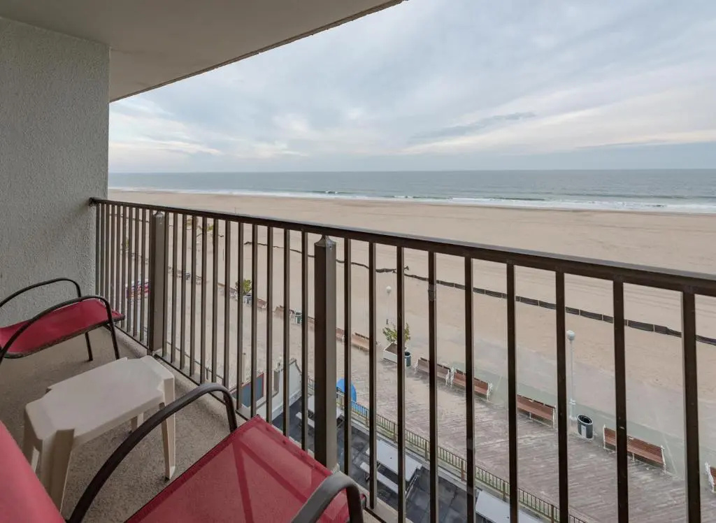 Studio with ocean view