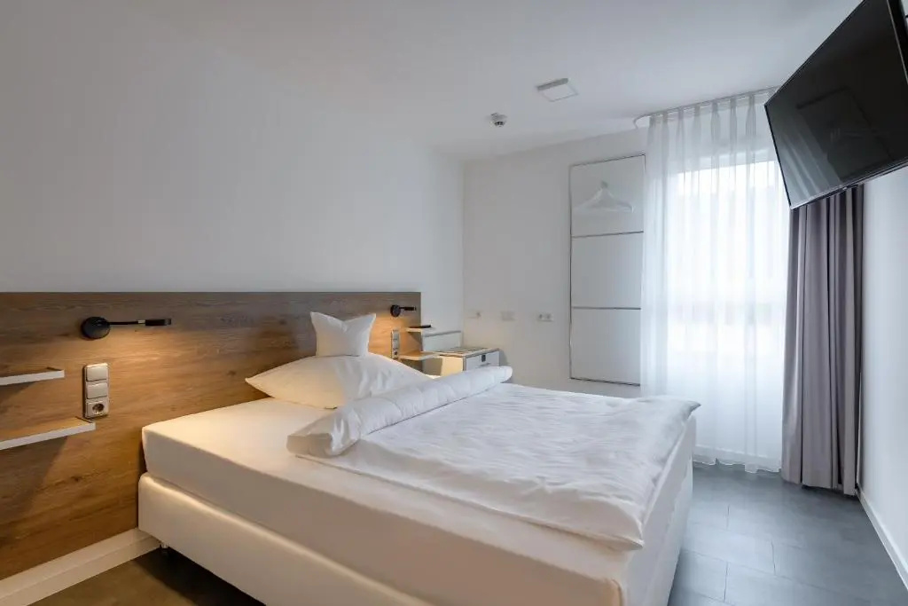 Standard Double room (full double bed)