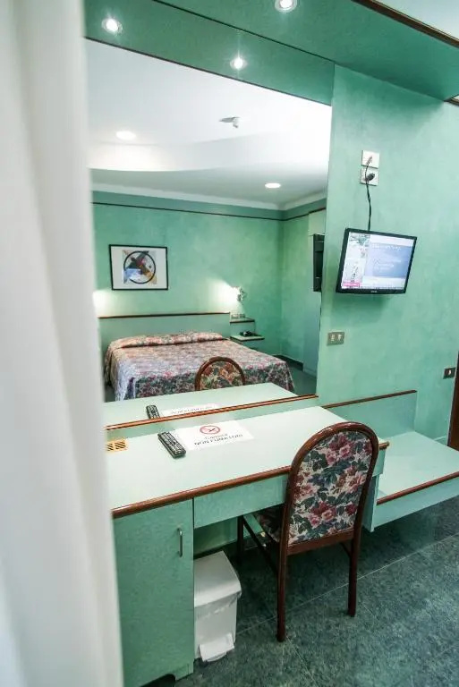 Le Petit Hotel - Chambres