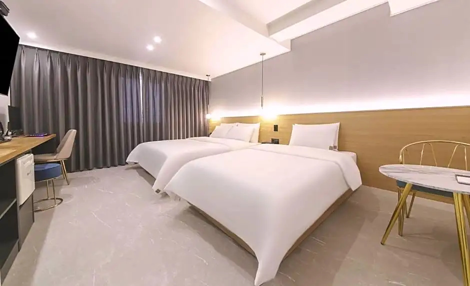Deluxe Double room (twin beds)