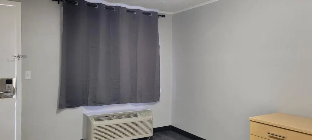 Deluxe Double room (full double bed)