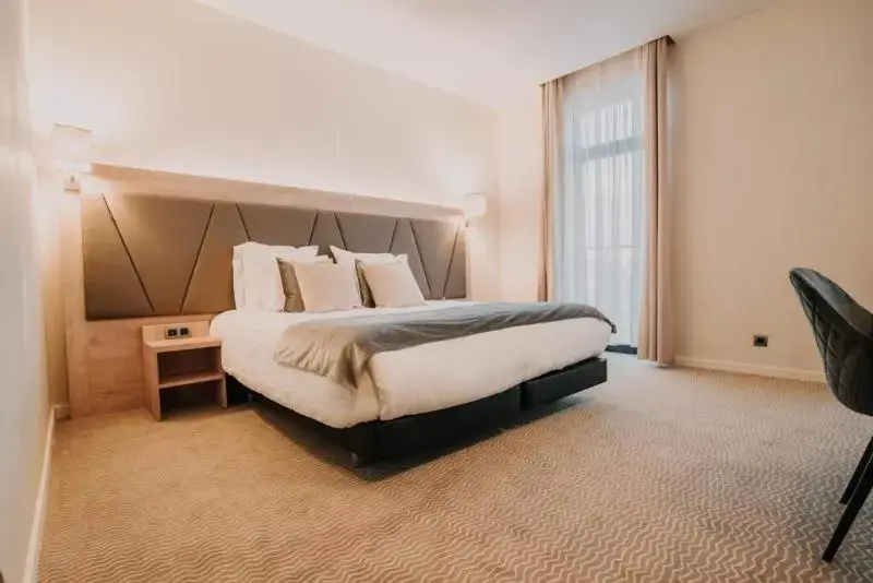 Superior Double room with balcony (full double bed)
