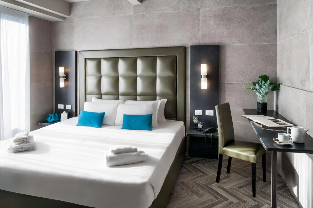 Superior Double room with balcony (full double bed)