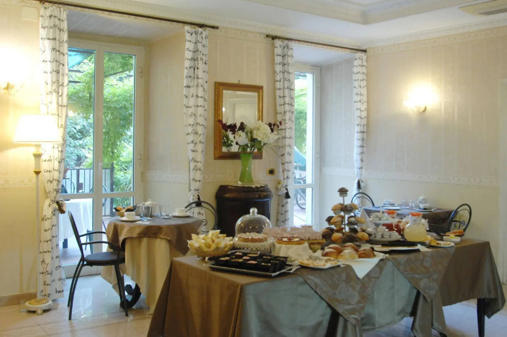 Hotel photo 13