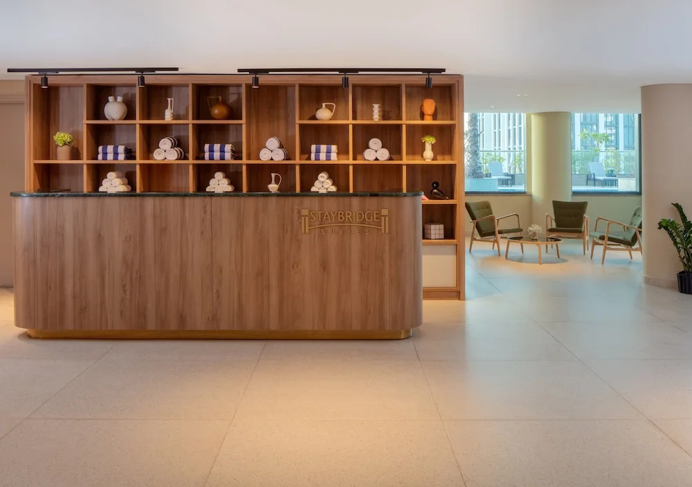 Lobby & Reception