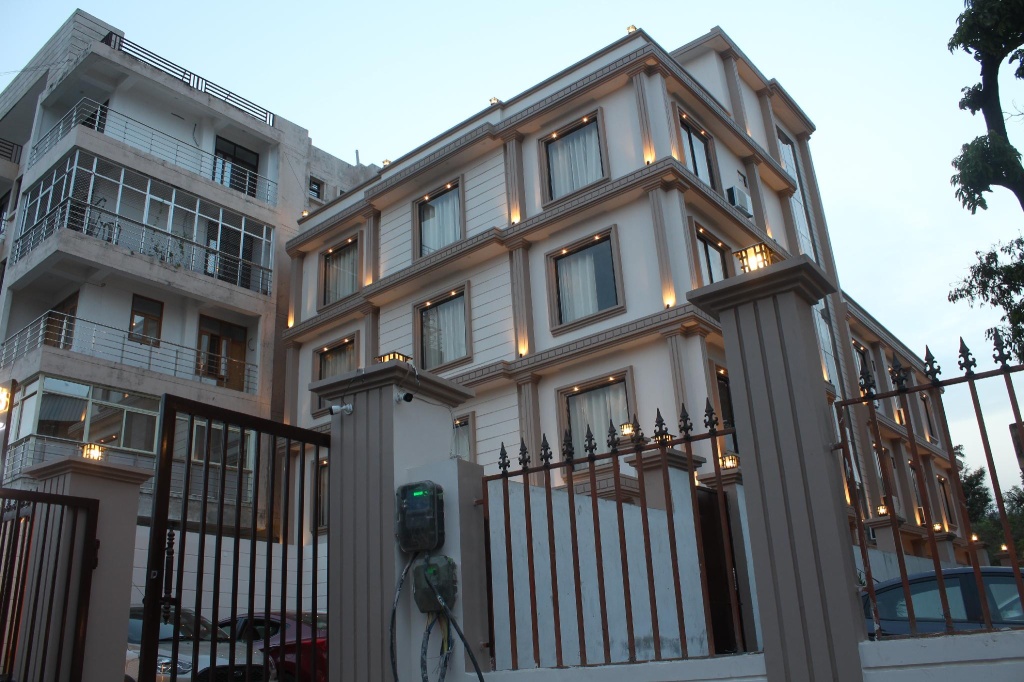 Shriji Hotel