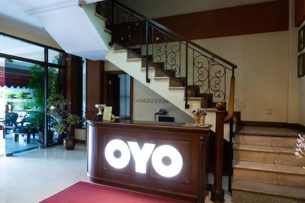 Lobby & Reception