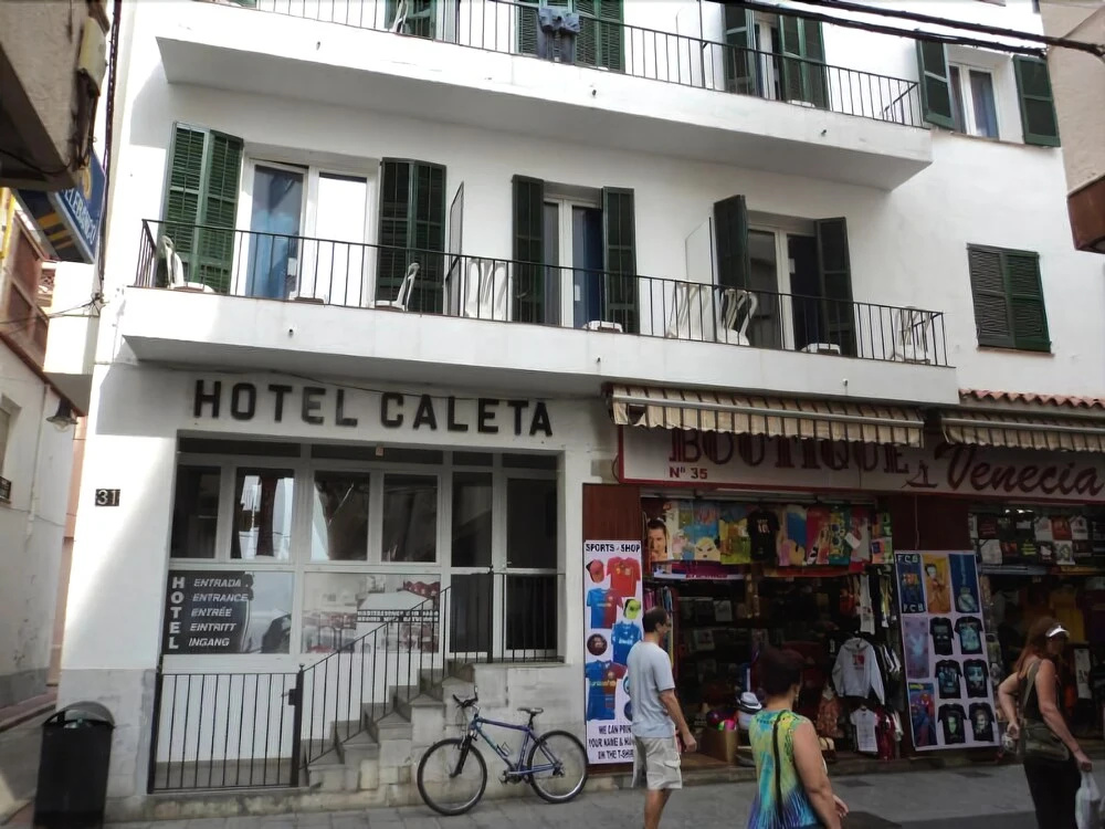Hotel photo 1