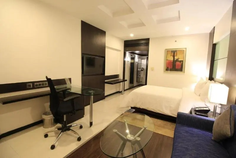 Executive Double room (full double bed)