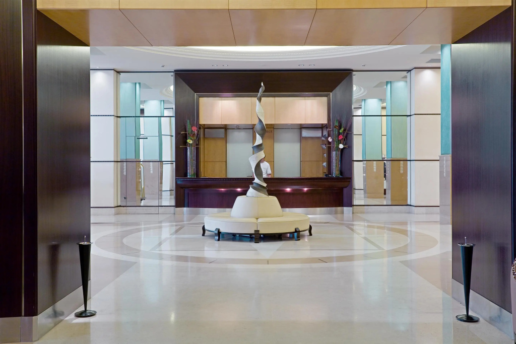 Lobby & Reception