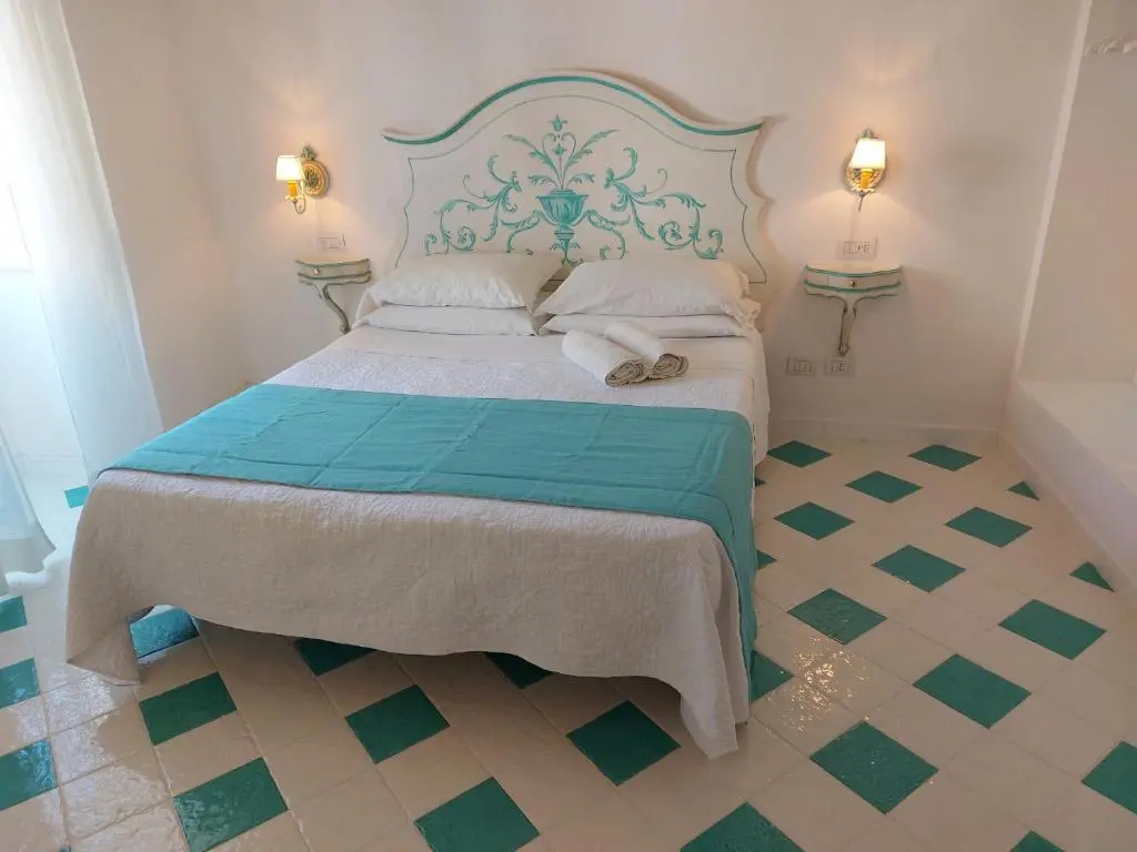 Standard Double room with mountain view (full double bed)