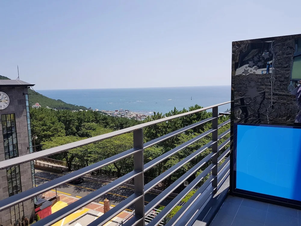 Standard Double room with partial ocean view (twin beds)