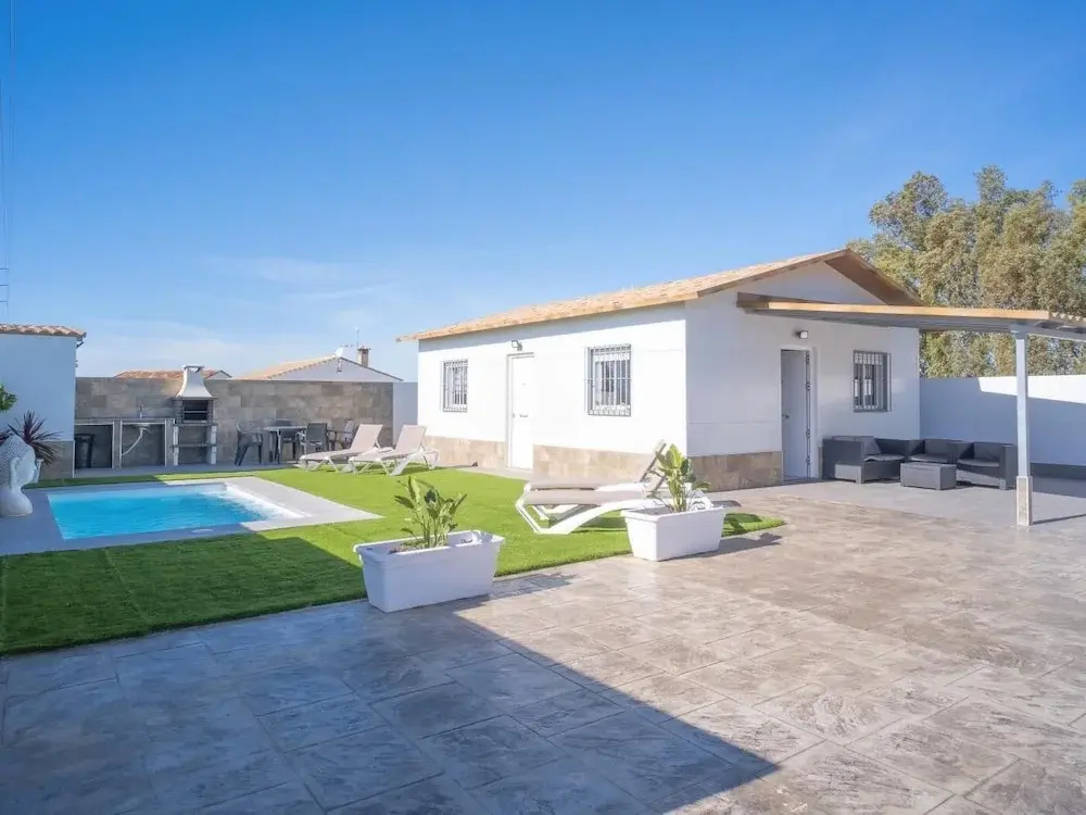 Encantador Chalet con Piscina
