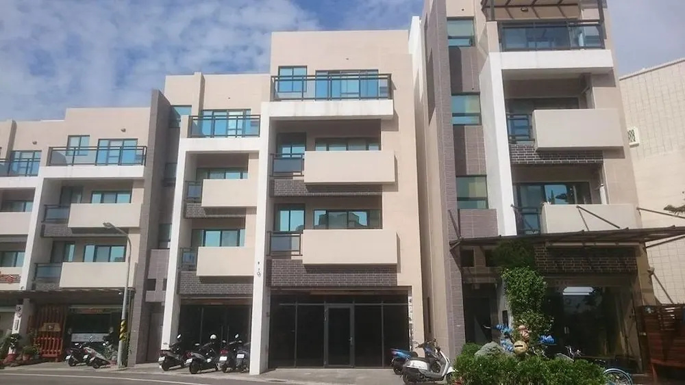 Wild Hotel