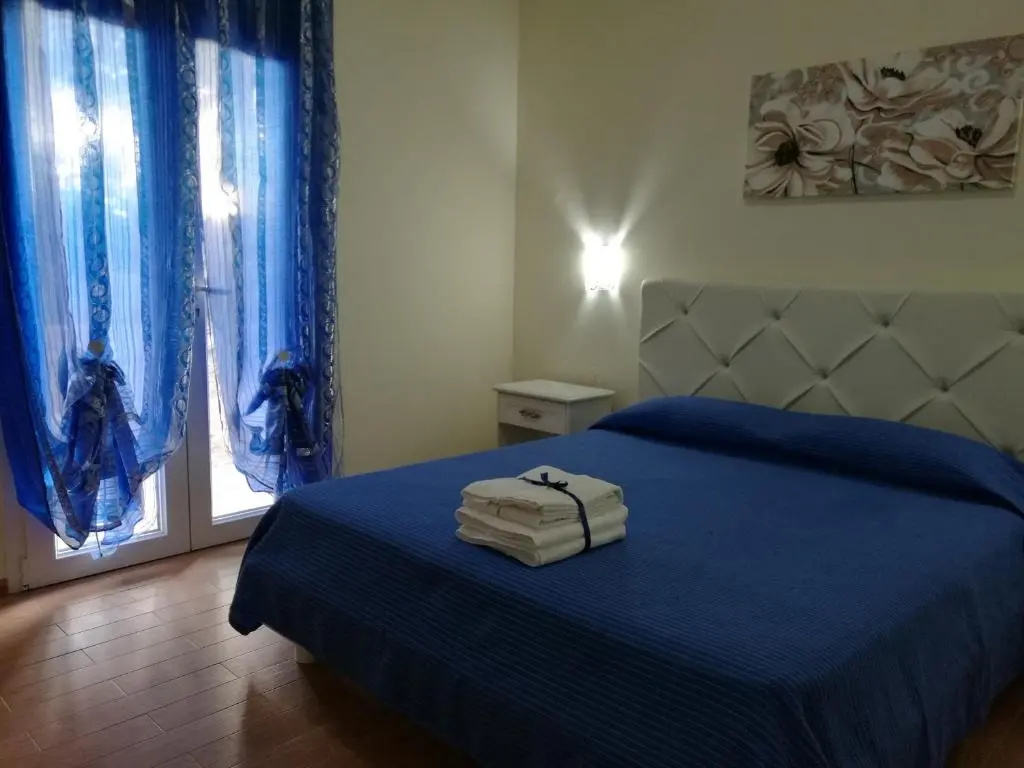 Deluxe Double room with balcony (full double bed)