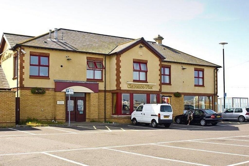 Premier Inn Southsea - 6