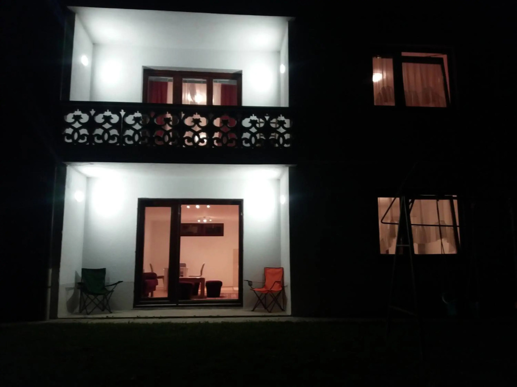 Honey Apartments