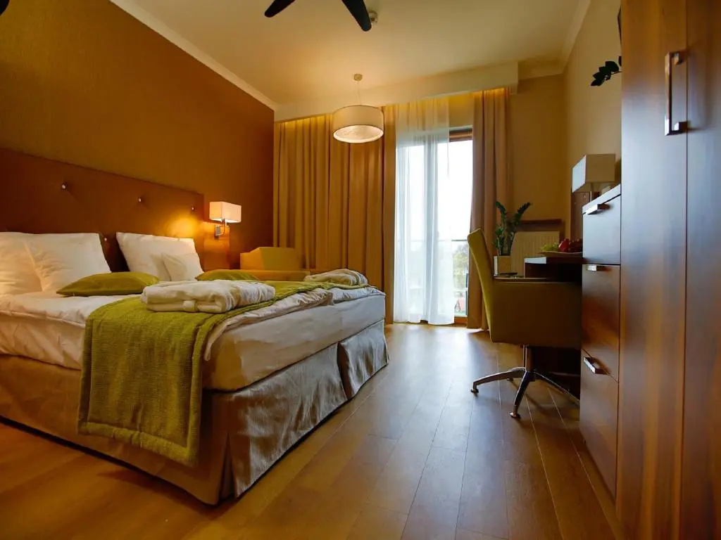 Mineral Hotel Malinowy Raj - Chambres