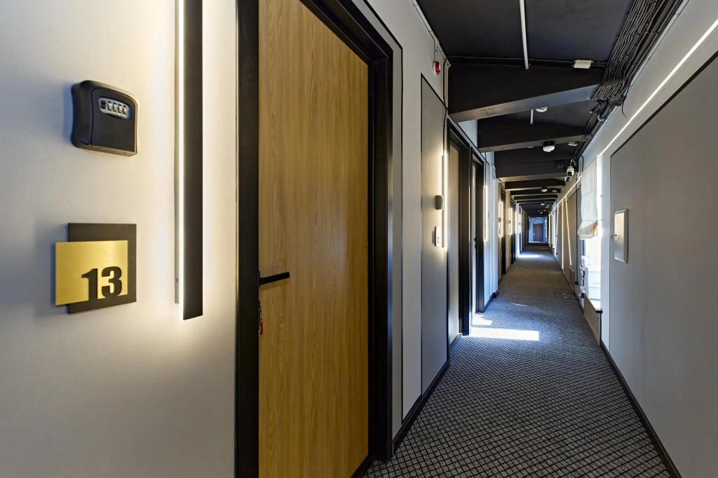Lobby & Reception