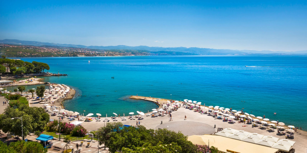 Beach & Waterfront