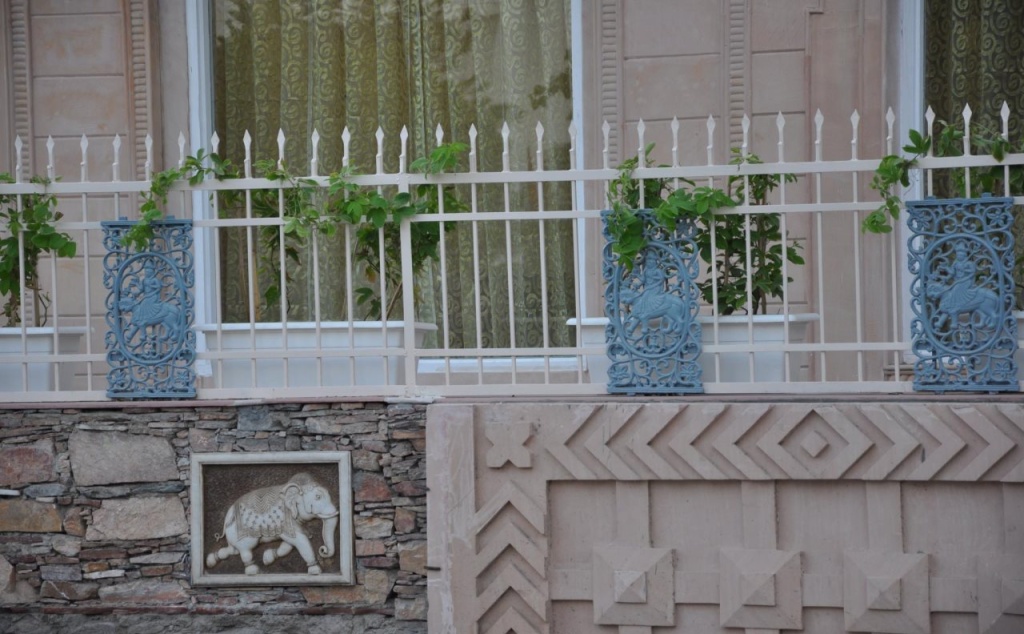 Balcony & Terrace