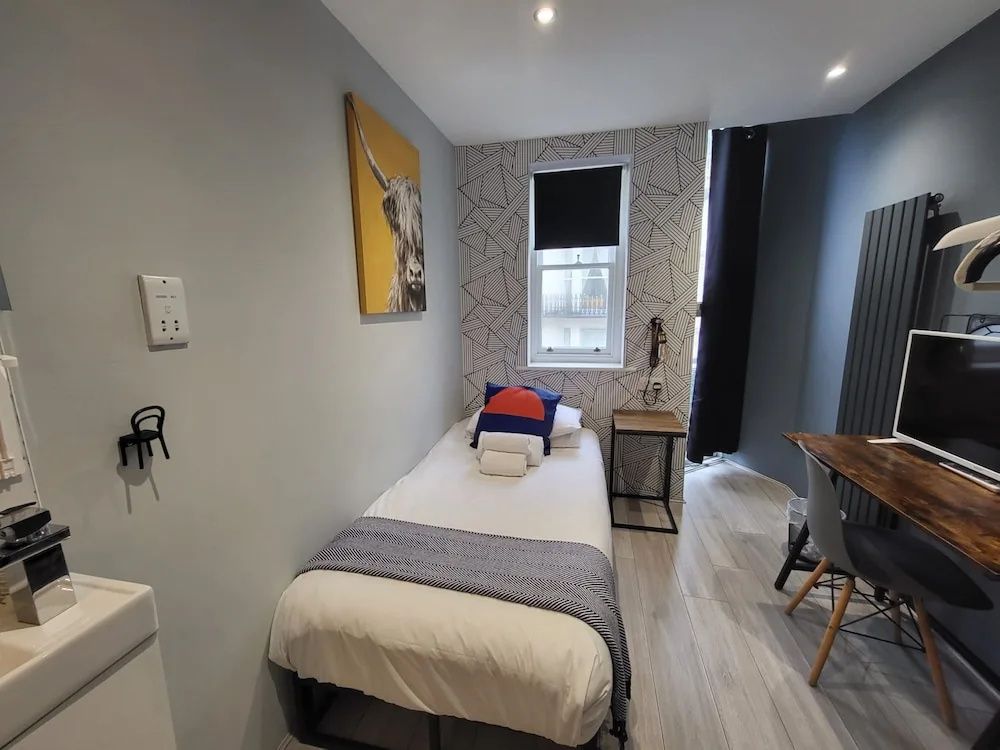 Economy room