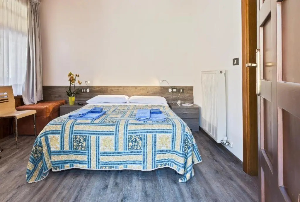 Standard Double room (full double bed)