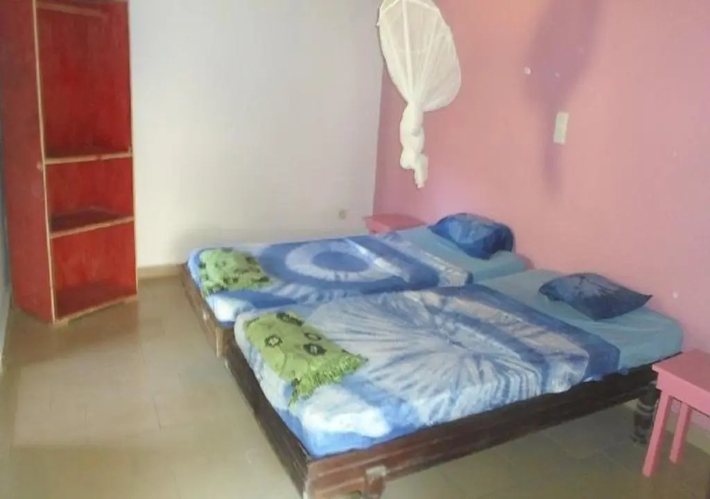 2 Bedrooms Bungalow