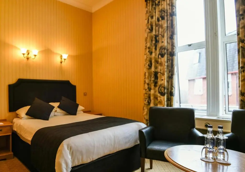 Classic Double room (full double bed)