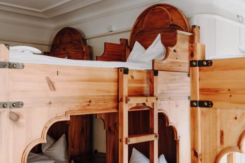 Crossbox Backpack Hotel by null