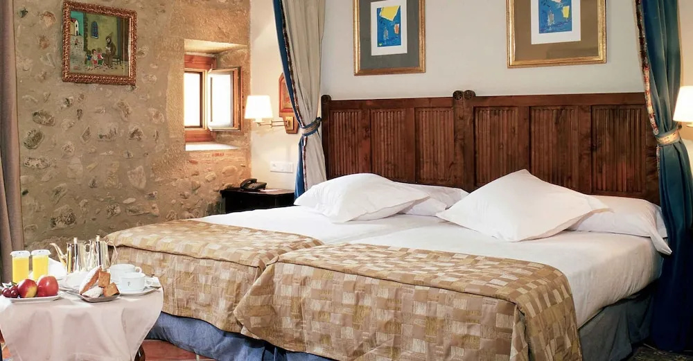 Parador de Santo Domingo Bernardo de Fresneda - Chambres