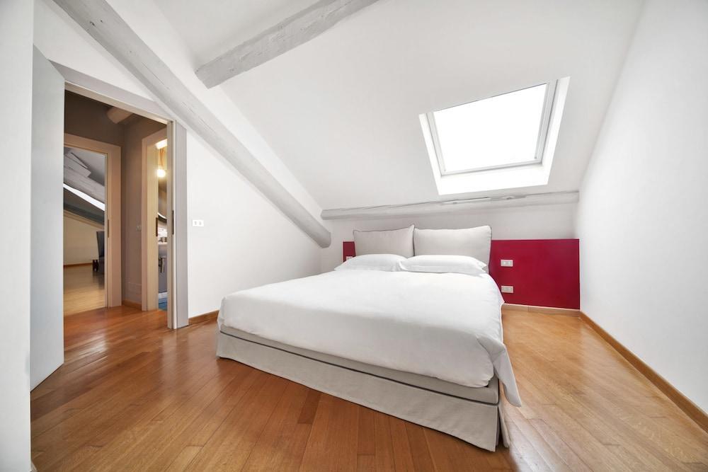 Brera Apartments by null