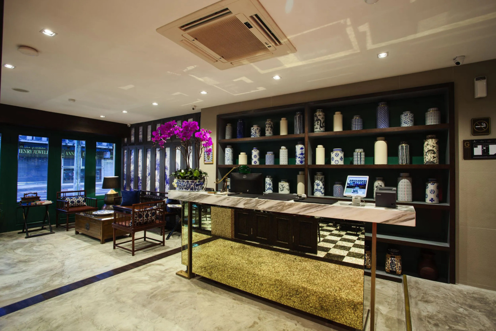 Lobby & Reception
