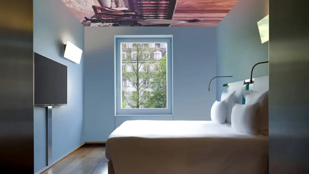 Suite with garden view