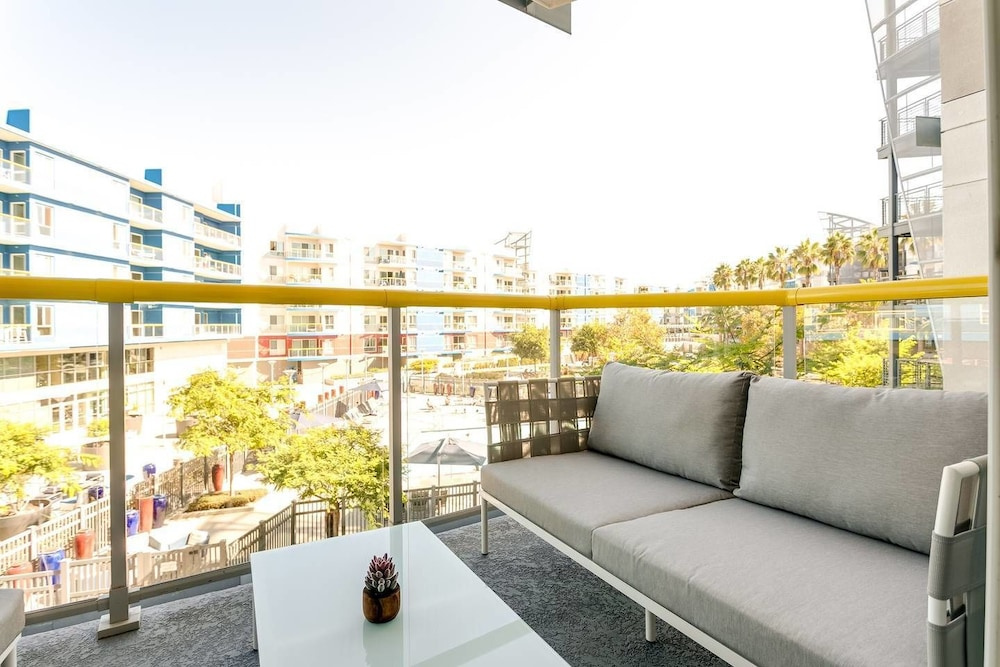 Walk to Venice Beach From a Sleek Apartment - Général