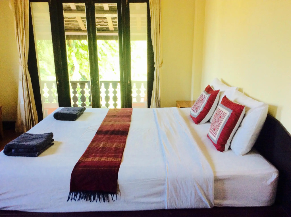 Standard Double room with balcony (full double bed)