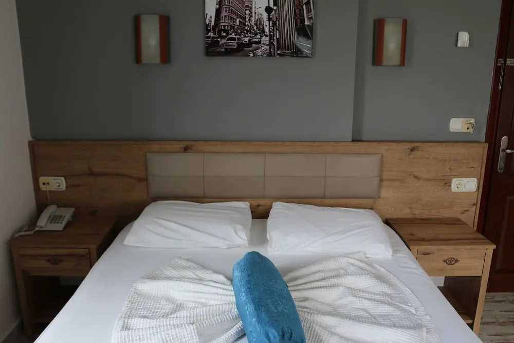 Standard Double room with balcony (full double bed)