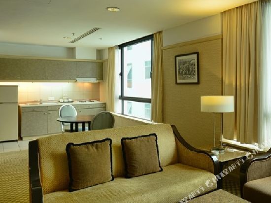 Pacific Regency Hotel Suites