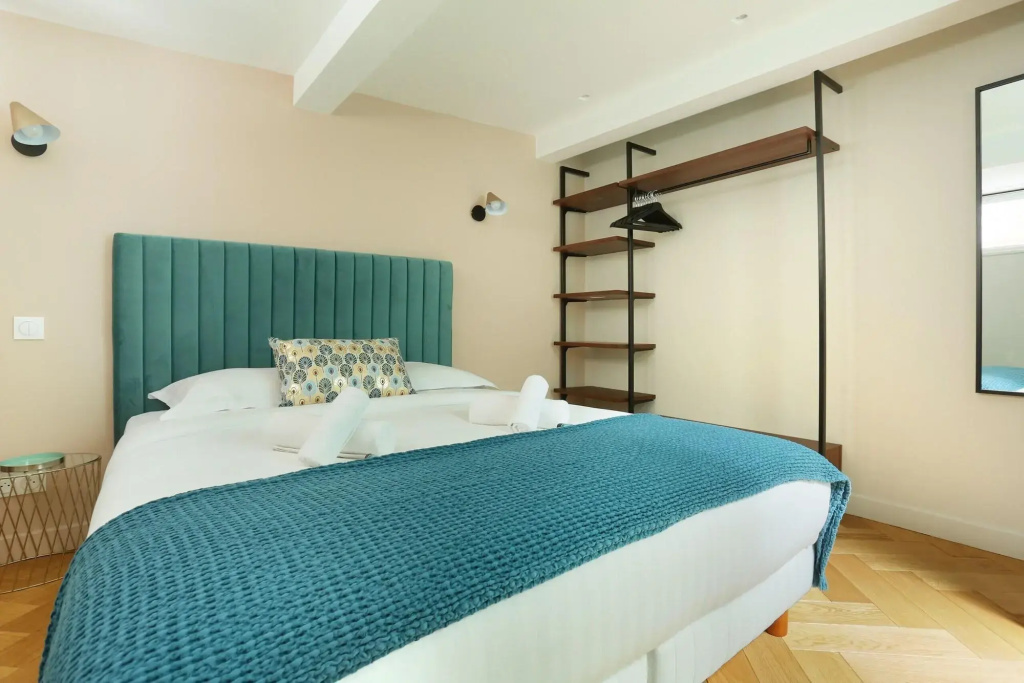 New and Lovely apartment center of Paris (Cléry)