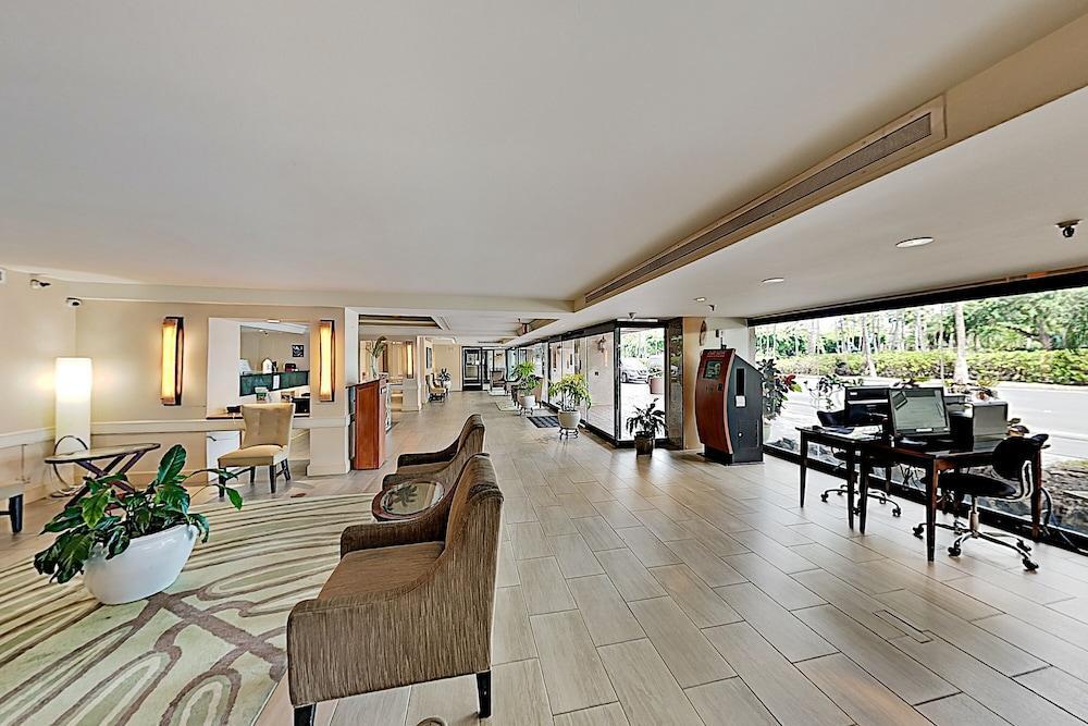 Aqua Palms Waikiki by null