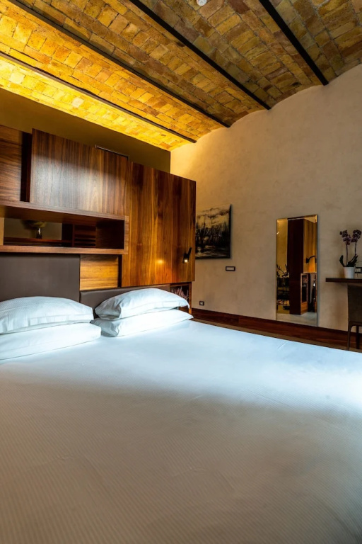 Double Junior Suite (full double bed)