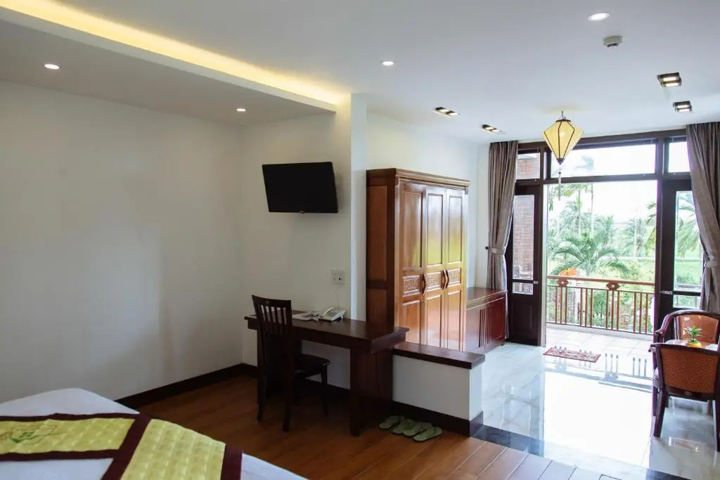 Deluxe Double room with pool view (full double bed)
