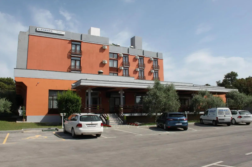 Hotel Albamaris