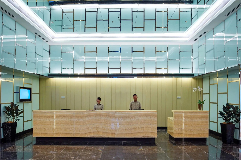 Lobby & Reception