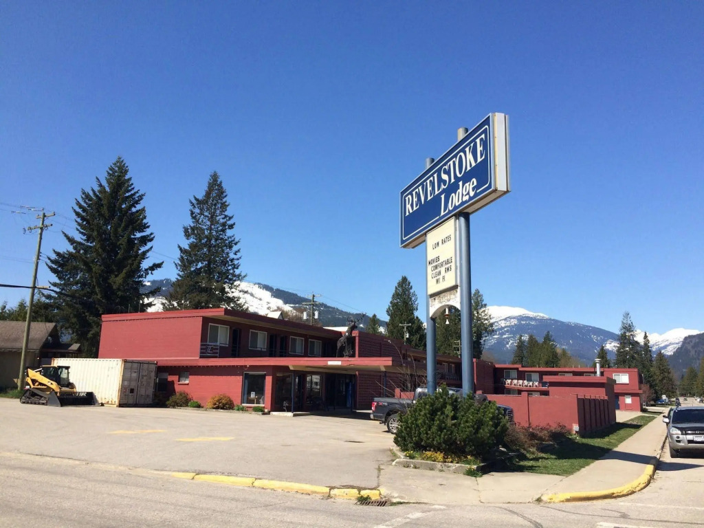 Revelstoke Lodge by null