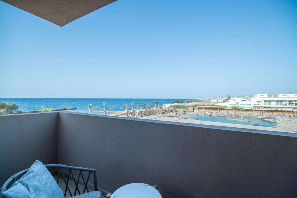 Classic Double room with sea view (full double bed)