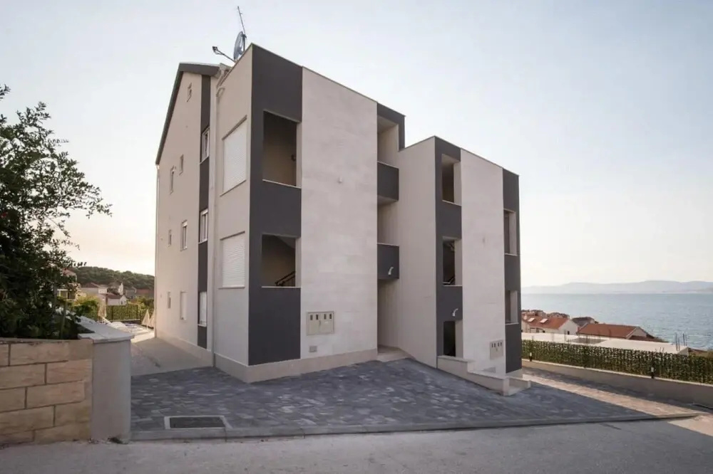 Jakov - Modern and Cosy With Pool - B3