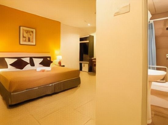 Leo Express Hotel