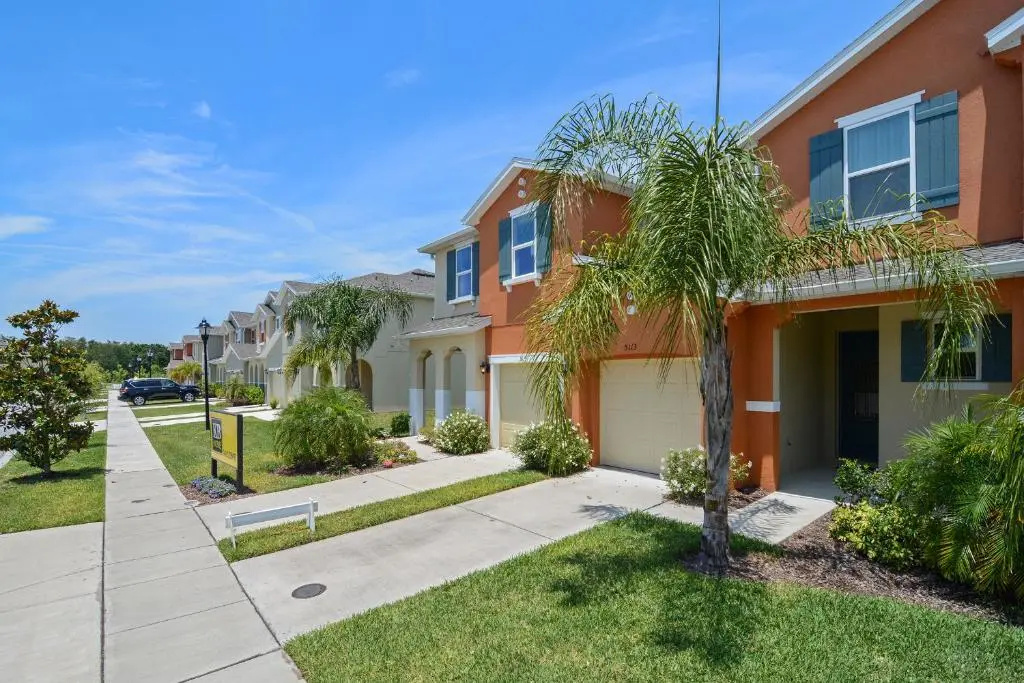 4Bd Sleeps 9 w Jacuzzi Close to Disney @ Compass Bay 5113C