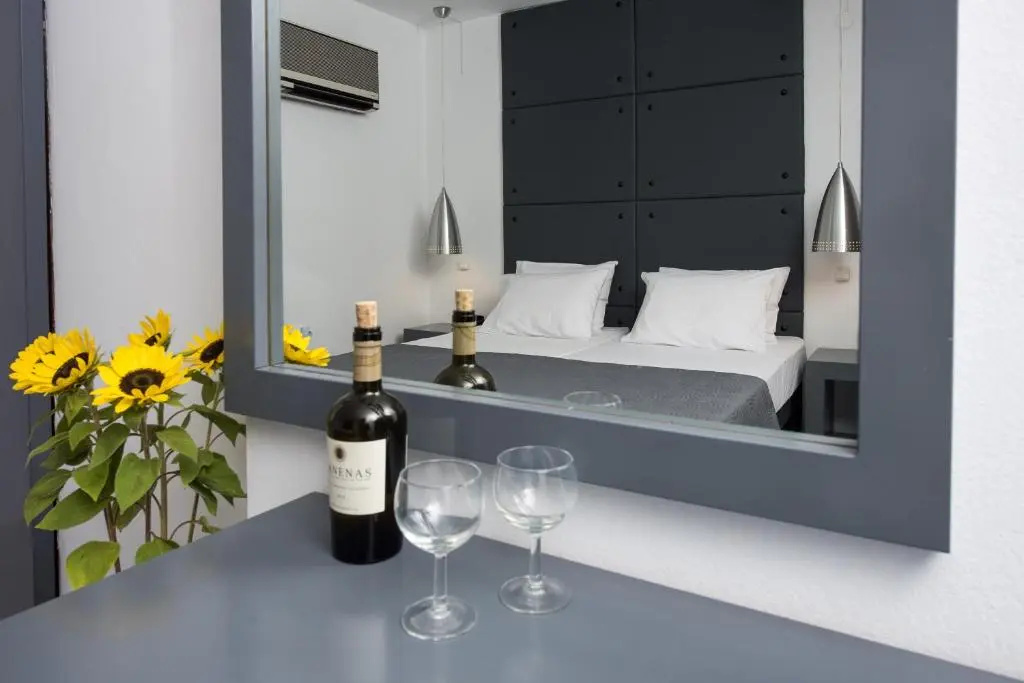 Standard Double room with city view (full double bed)